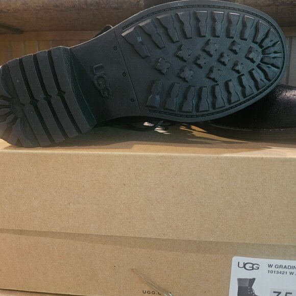 UGG GRADIN BOOT - NEW WITH BOX - Picture 4 of 4